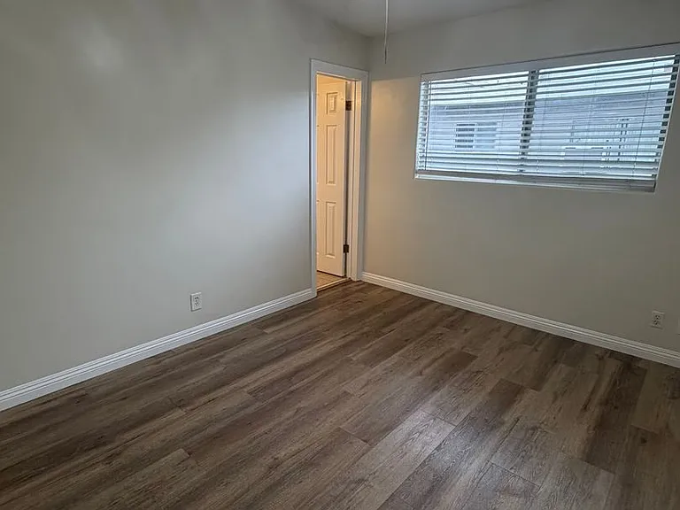 2119 E Westport Dr #7 — Photo 11