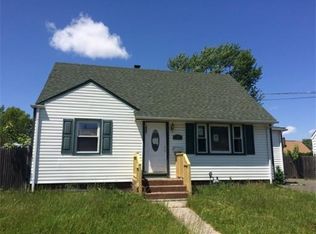 90 Corey St, Fords, NJ 08863