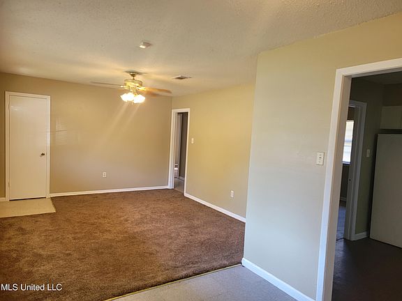 3rd image of 2705 E David Dr