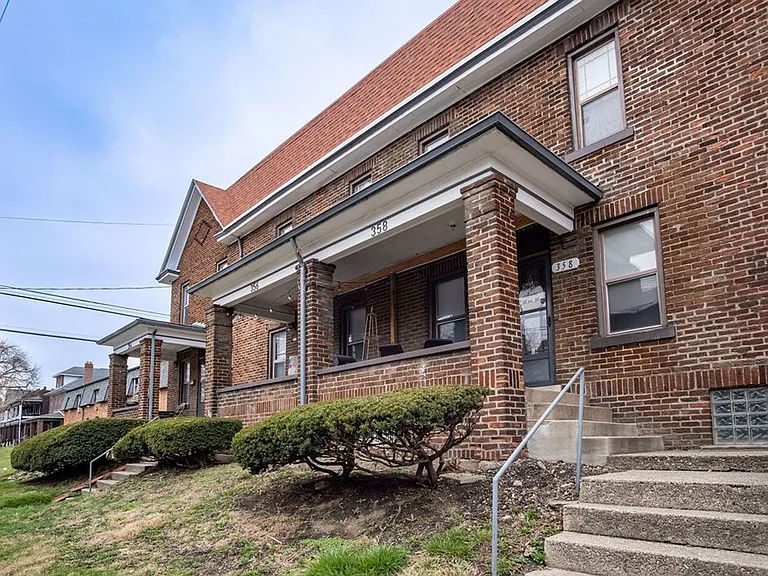 E 19th Ave 354-360 MLR — Photo 16