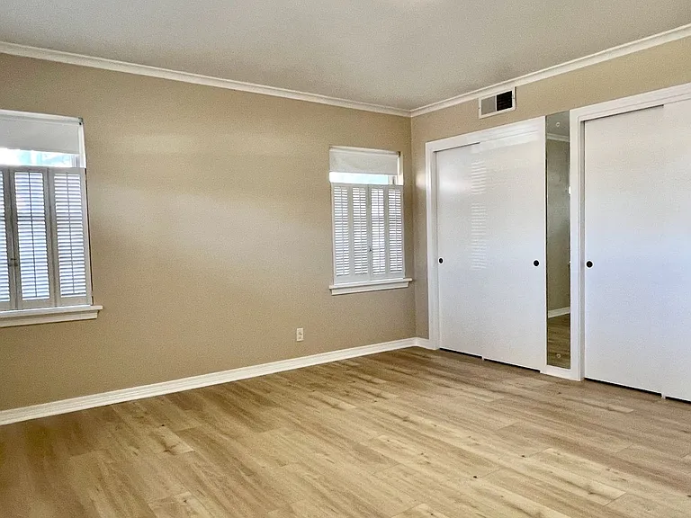 1404 Melrose Dr — Photo 6