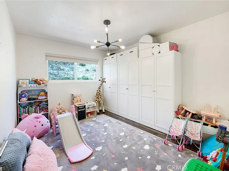 10341 Kurt St — Photo 14