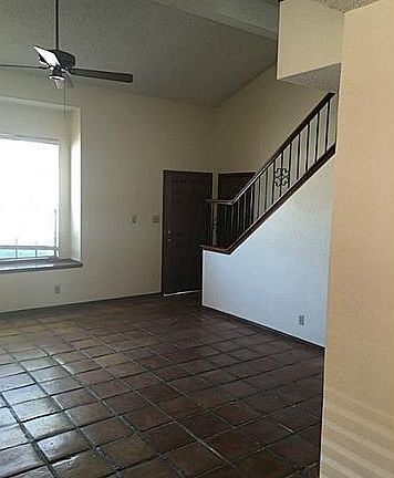 4th image of 613 Mary Stuart Dr