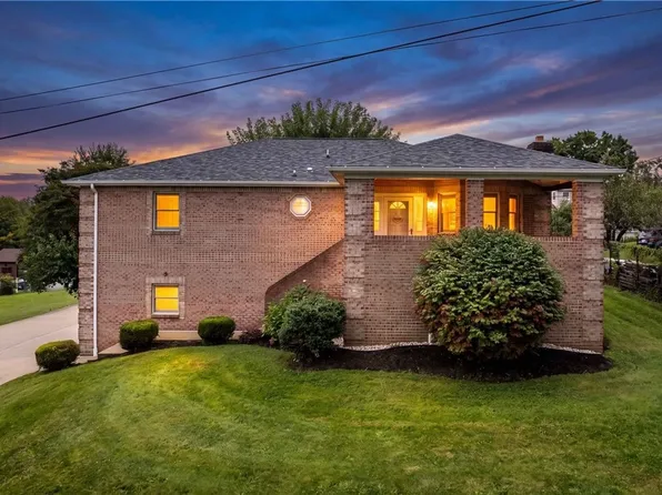 902 Central Dr, New Eagle, PA 15067
