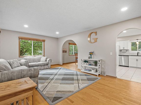 5th image of 9612 Union Terrace Ln N