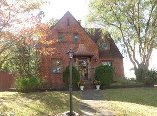 10205 Halcyon Dr, Parma Heights, OH 44130