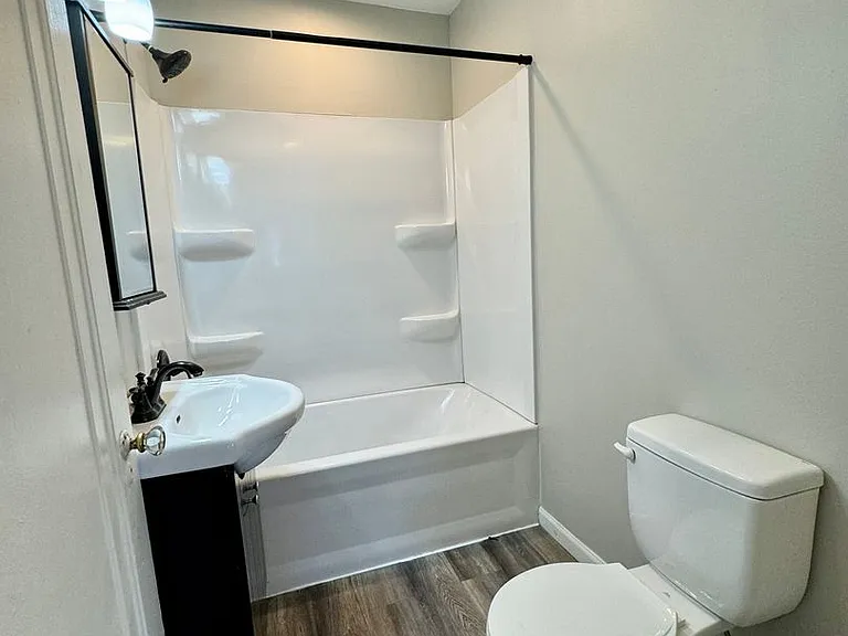 2355 Dahlen Ave — Photo 14