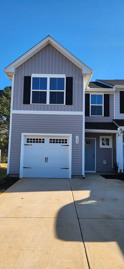 3 BR Townhome in Arden Woods Townhomes — Photo 1