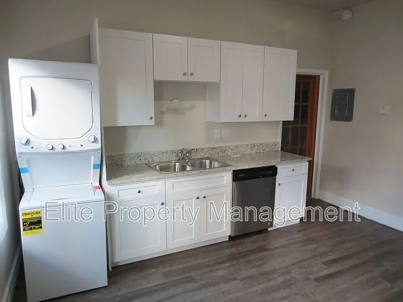 1 bed, 1.0 bath, 690 sqft, $895 — Photo 4