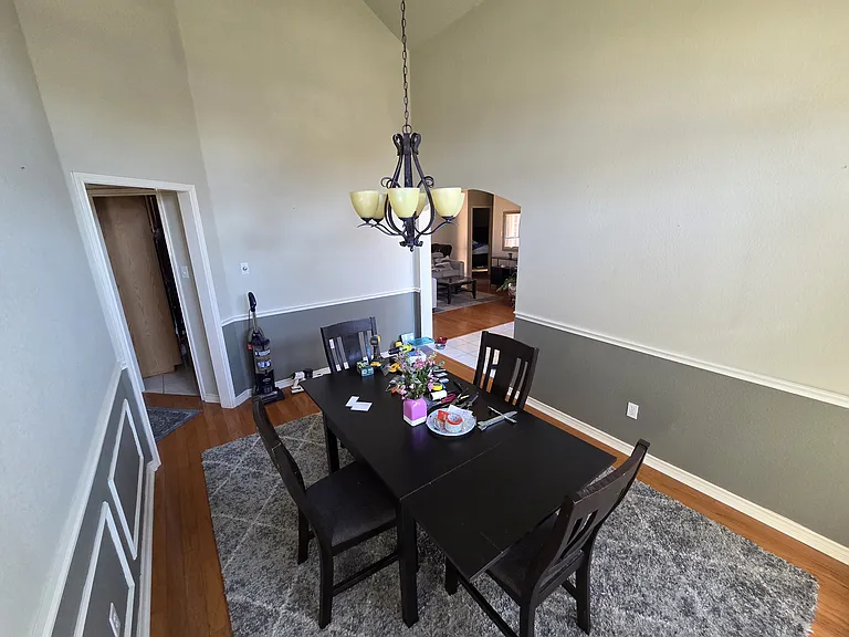 2412 Norwich Dr — Photo 10