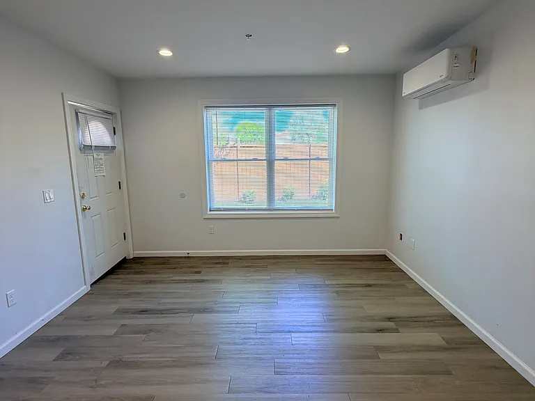 337 Main St #1 — Photo 7