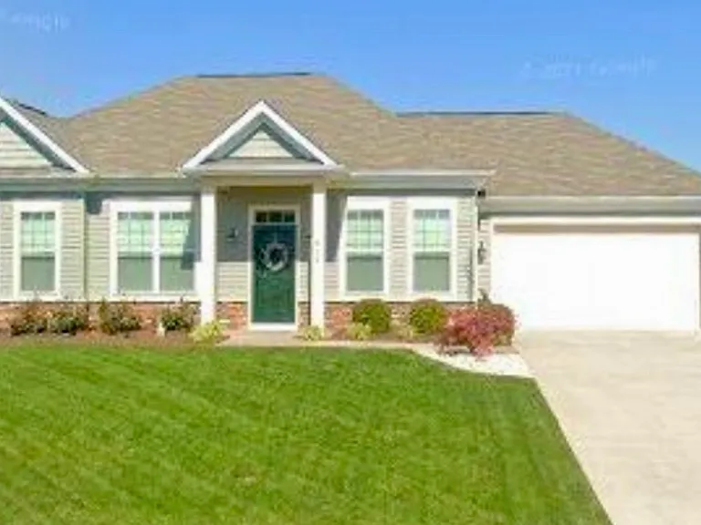 172 Shrewsbury Dr — Photo 1