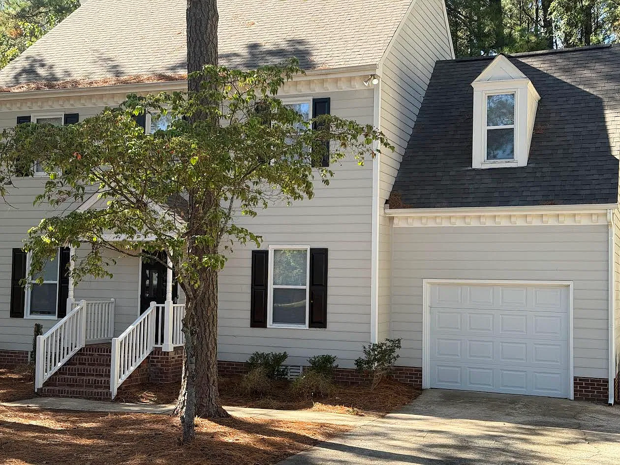 4 bed, 2.5 bath, 1994 sqft, $2,395 — Photo 3