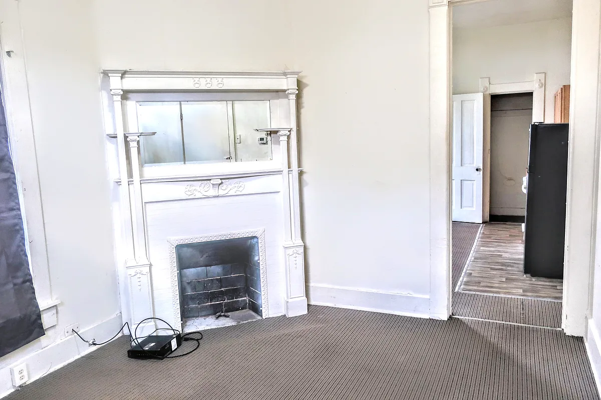 Building Photo - 425 W Adams St #1