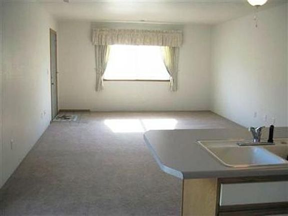 dining/living room area