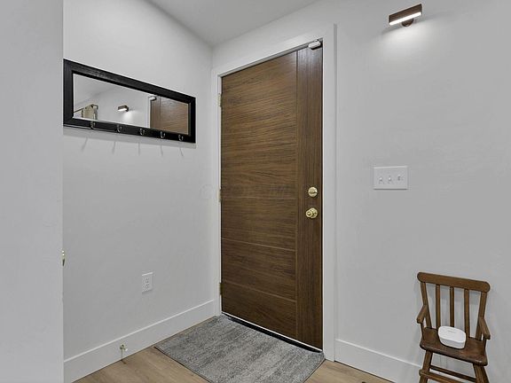 4th image of 2949 Fleet Rd