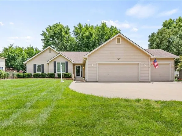 1905 Riverridge Rd, Lawrence, KS 66044