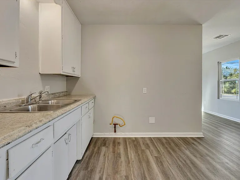 2000 N Douglas Blvd — Photo 19