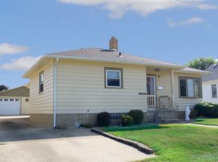 318 24th Ave, Naplate, IL 61350