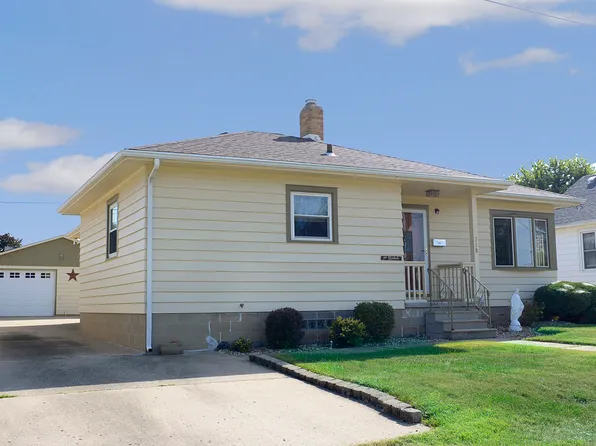 318 24th Ave, Naplate, IL 61350