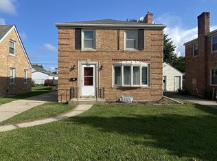 2332 Gilson St, Racine, WI 53403