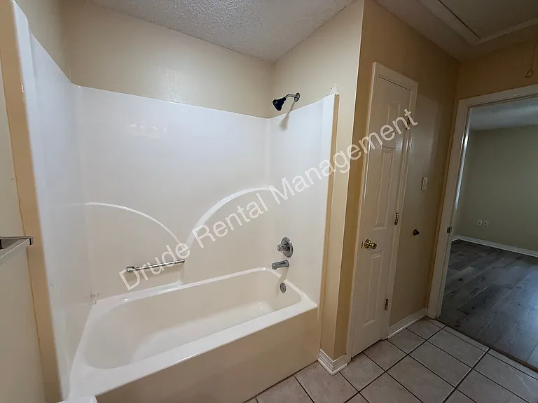 508 Cedar Ln — Photo 11