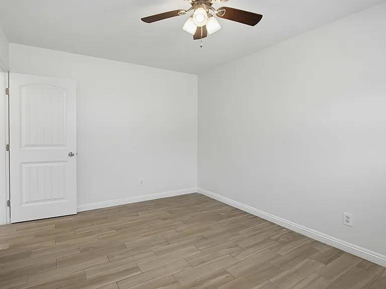 4253 1/2 Altadena Ave #1/2 — Photo 3