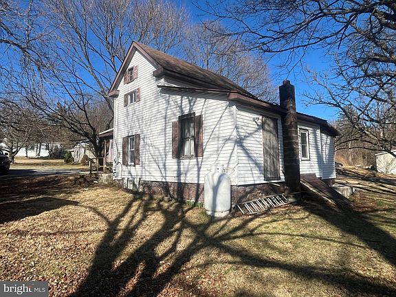 3rd image of 13246 Mentzer Gap Rd