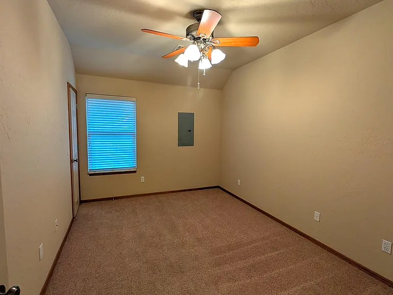 917 SW 37th St #917 — Photo 15