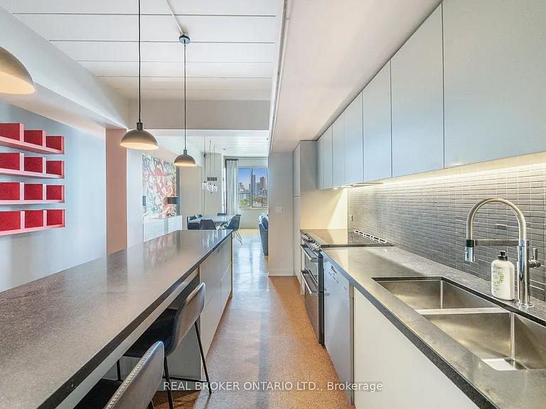 160 Baldwin St #405 — Photo 8
