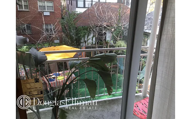 Rented by Douglas Elliman | media 19