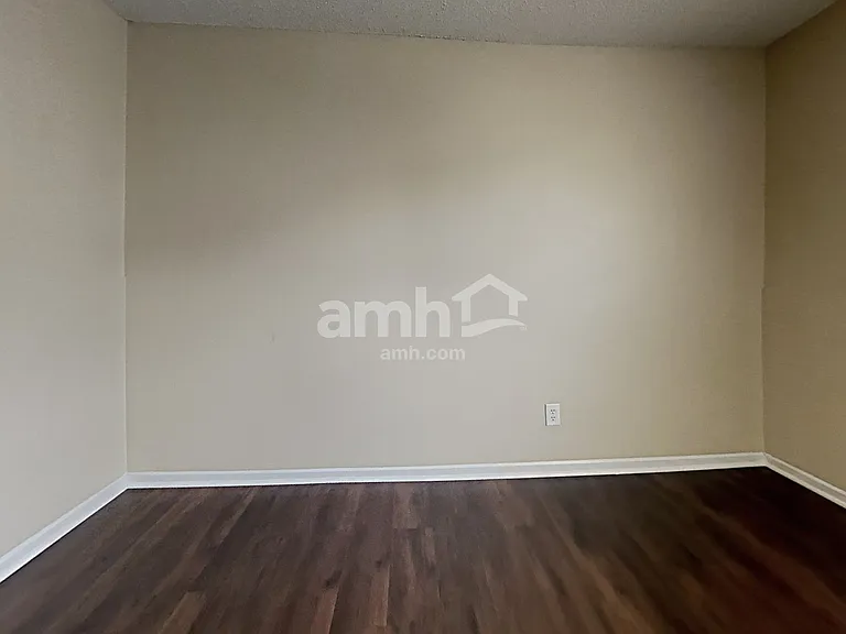 1268 Weston Dr — Photo 12