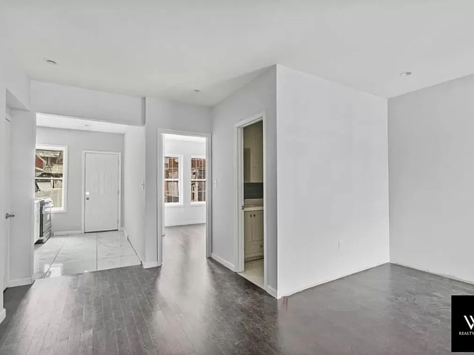2nd image of 1050 E 226th St #F