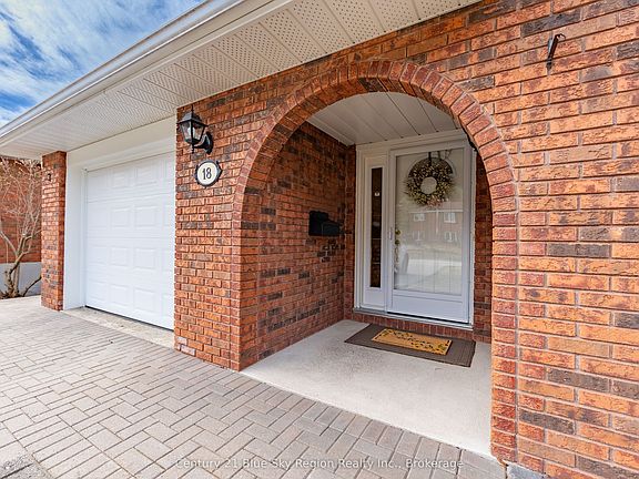 3rd image of 18 Riddle Ct