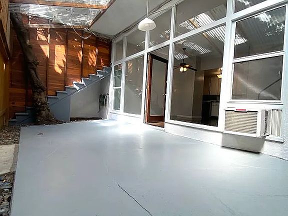 4th image of 1625 N Martel Ave #1/4