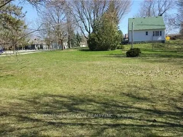 66 Roxborough Rd, Newmarket, ON L3Y 3L2