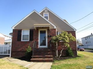 84 Lee St, Elmwood Park, NJ 07407