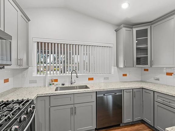 4th image of 1152 Naranca Ave