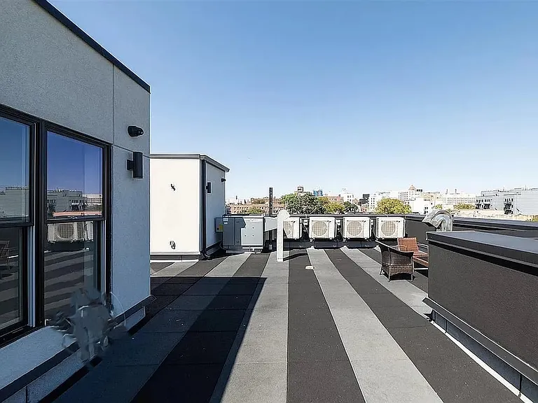 28 E 31st St #4E — Photo 12