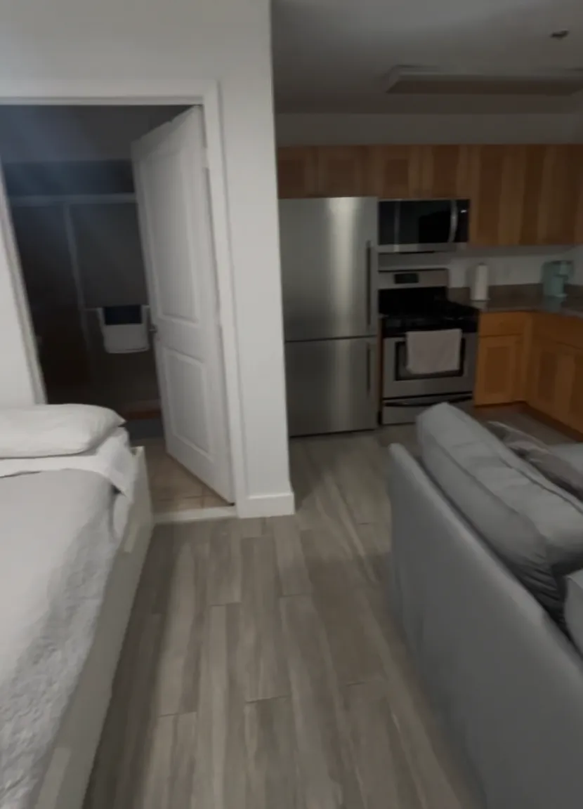 Studio, 415 sqft, $1,800 — Photo 4