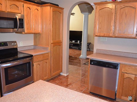 5th image of 549 N Gonzalez Dr