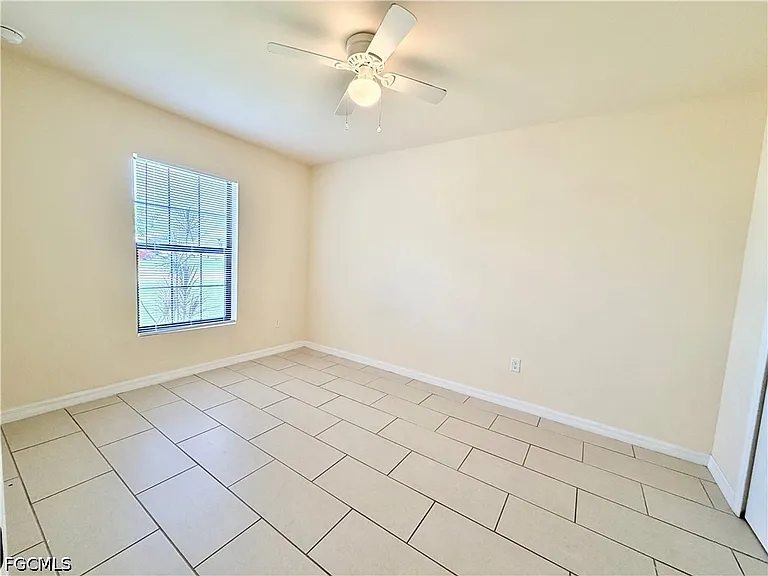 1044 NE 8th Pl #1104 — Photo 4
