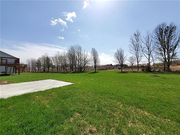 2nd image of 610 SE Colonial Dr
