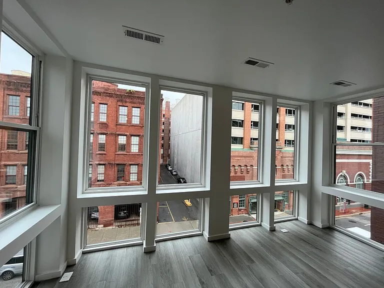 725 W Pratt St. — Photo 98