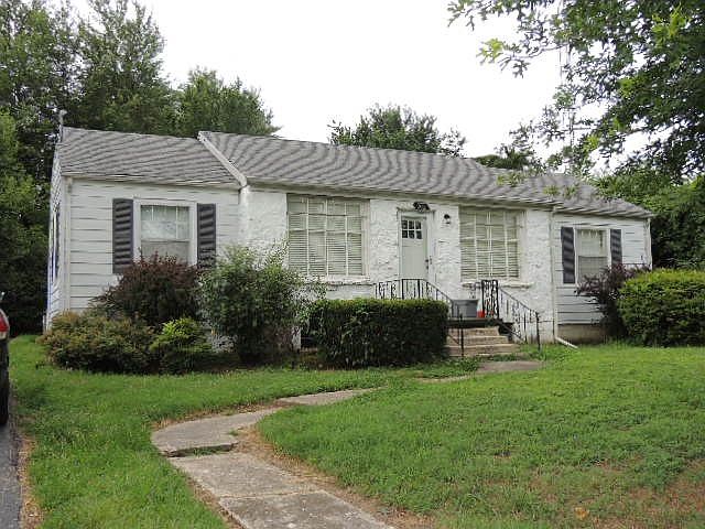1st image of 202 E Farthing St