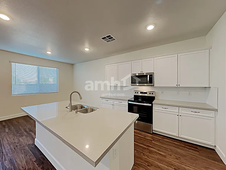 6043 Schmidt St — Photo 3