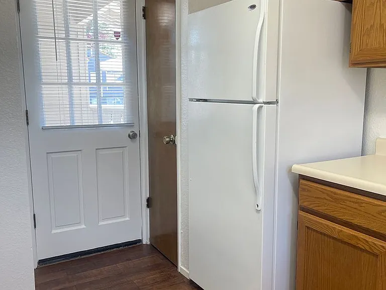 720 Sunrise Ave — Photo 12