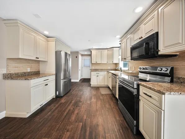 6 Ellery St, Braintree, MA 02184