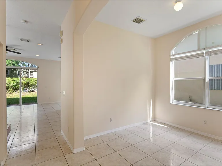 2215 NW 76th Ter — Photo 15