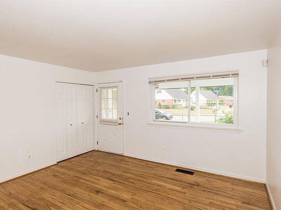 3rd image of 639 Oswego Ave